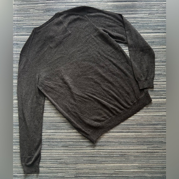 Calvin Klein Men’s Extra Fine 100% Merino Wool V-Neck Sweater Charcoal Grey Med. - Picture 4 of 6